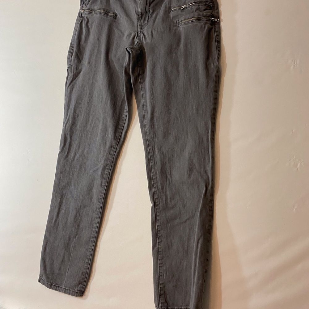 Rue 21 Gray Jeans with Faux Zippered Pockets 11/12 Straight Legs